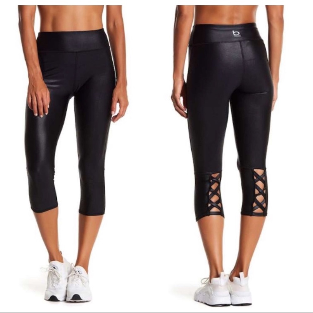 Bebe Black Textured Lattice Capri Leggings - Picture 1 of 5